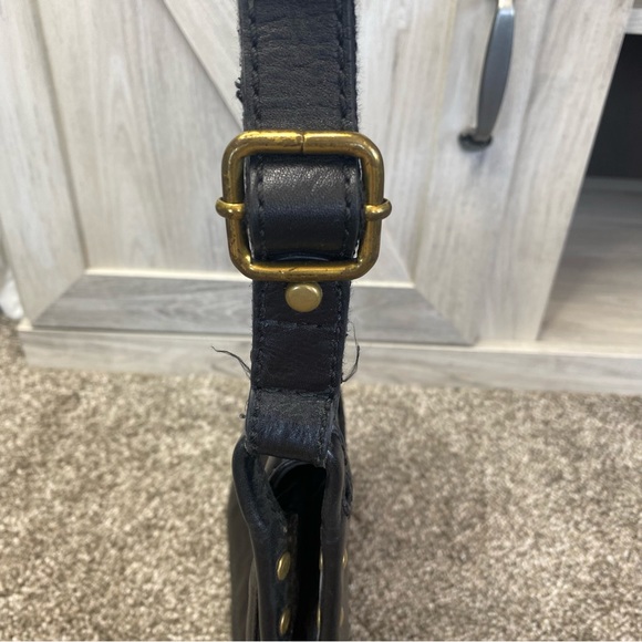 Fossil Legacy Black Pebbled Leather saddle messenger bag purse shoulder - Picture 3 of 16